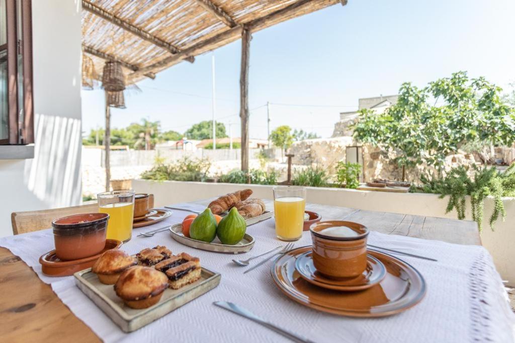 Trullo Santovia Bed & Breakfast Sant Isidoro  Dış mekan fotoğraf